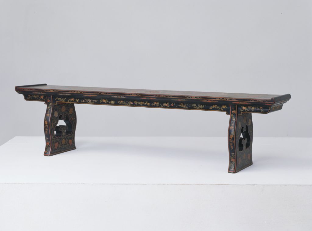 填漆戗金花卉纹炕桌